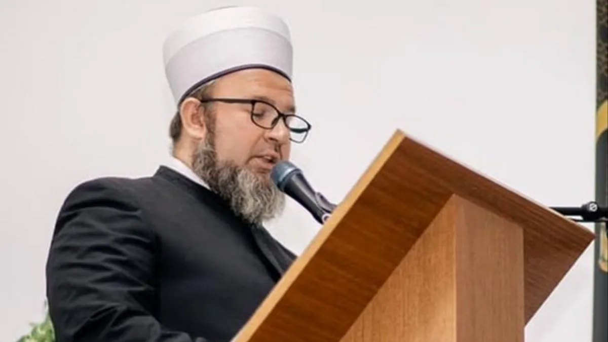 Njegova supruga je, prema istim navodima, snimala incident, a tek kada su se vozači koji su prolazili zaustavili i intervenirali, napadači su pobjegli