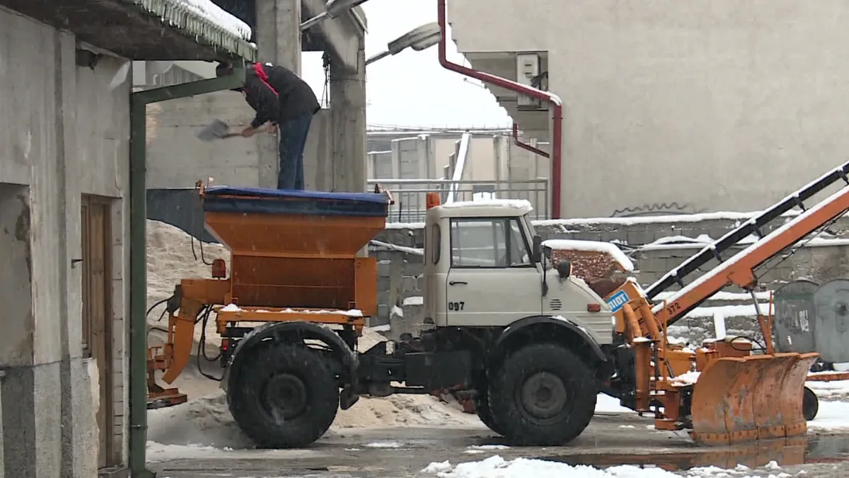 Snijeg ogolio svu nemoć komunalnih preduzeća u KS: Propusti se vide u gotovo svakoj ulici