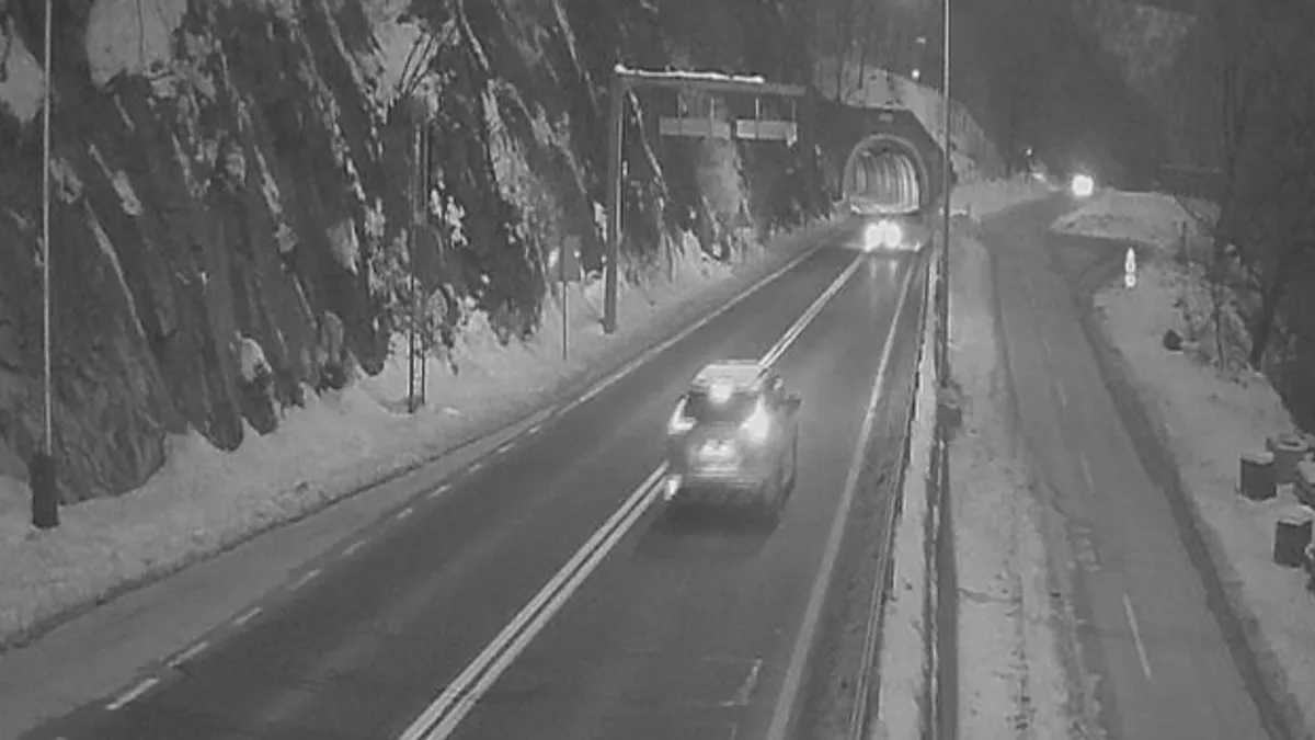 Vozači, oprez: Ugaženi snijeg i led na kolovozu, magla smanjuje vidljivost