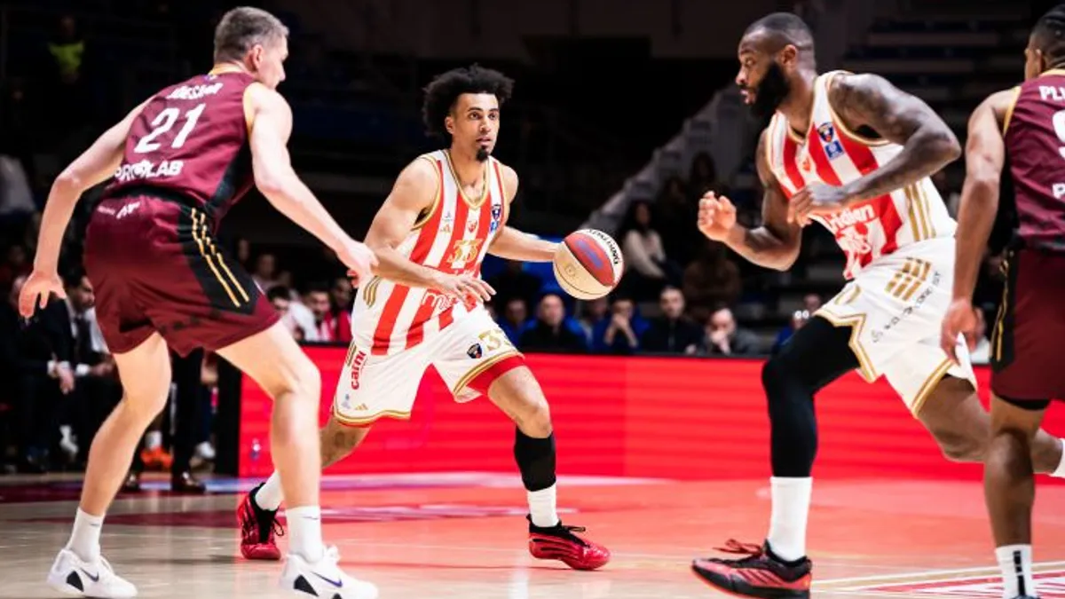 Beograđani na utakmici Zvezde i Bosne podigli transparent 'Burek sa sirom'