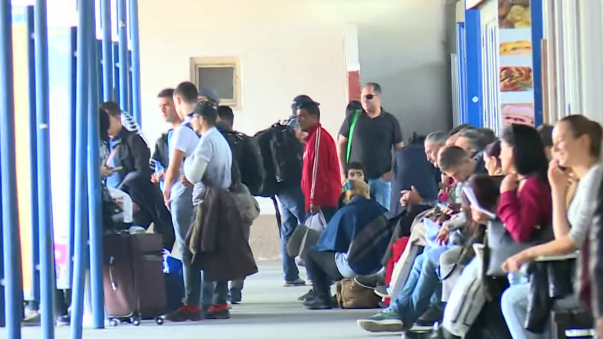 Prazne kuće, zatvorene škole: Građani odlaze, a država šuti