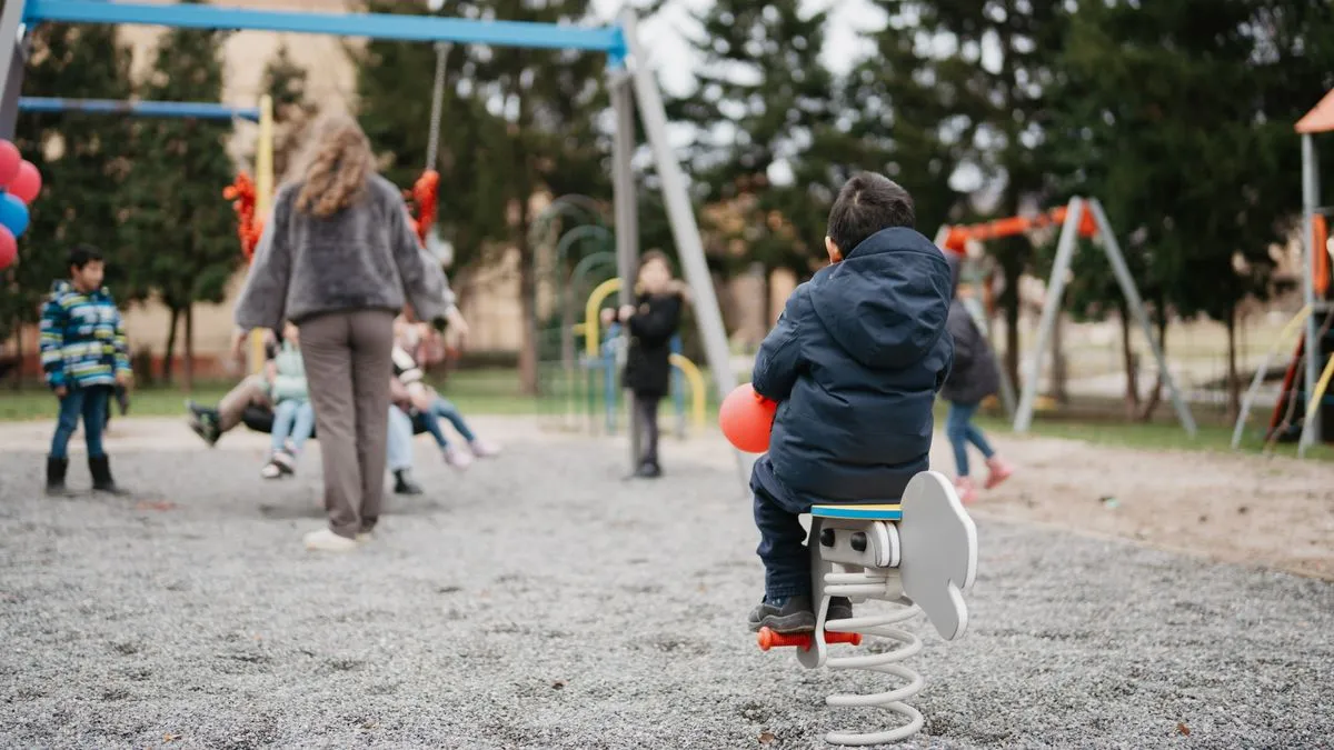 JUMBO je renovirao igrališta u Zenici i Doboju: Više od 245 djece dobilo nova igrališta