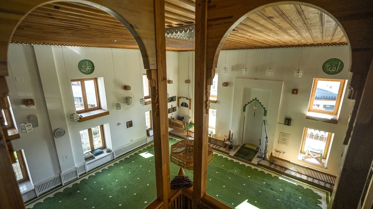 Bijela džamija na Vratniku - mini replika Begove džamije i nacionalni spomenik BiH