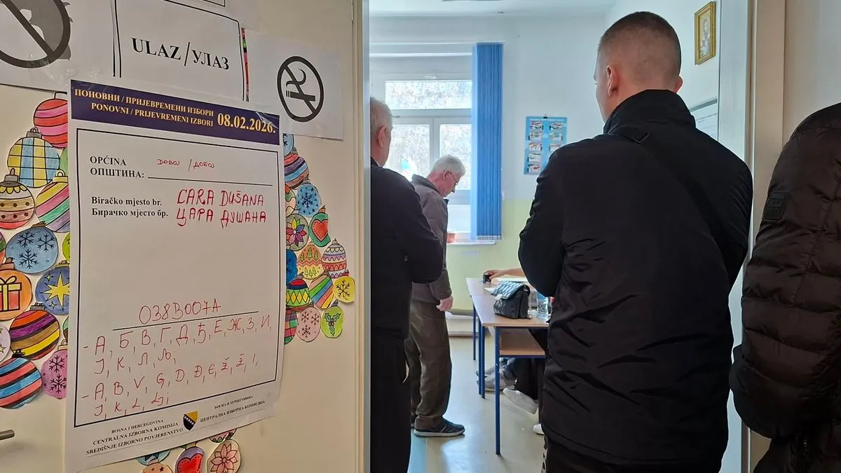 Na jednom biračkom mjestu sam bukvalno, doslovno, uhvatio ženu jednu koja je prišla meni i rekla, a gdje se dijele pare, kaže Borojević