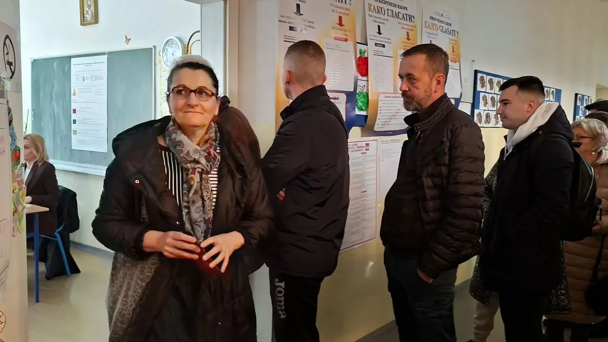 Na jednom biračkom mjestu sam bukvalno, doslovno, uhvatio ženu jednu koja je prišla meni i rekla, a gdje se dijele pare, kaže Borojević