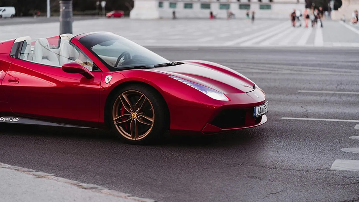 Prima socijalnu pomoć, a vozi Ferari vrijedan 410.000 KM: Godinama varao državu da je beskućnik