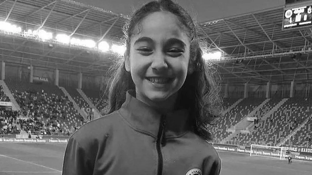 Njen klub Genclerbirligi potvrdio je užasne vijesti navodeći da su svi u klubu duboko ožalošćeni zbog gubitka nogometašice rođene 2013. godine.