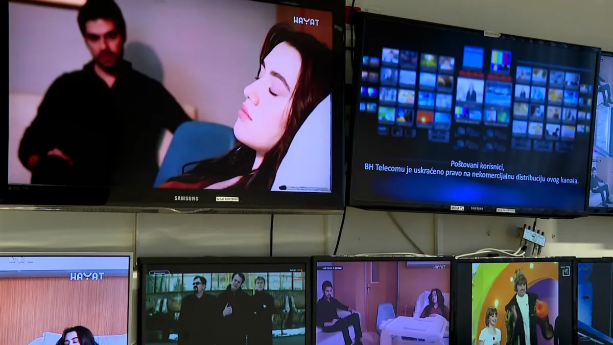 Vlast gasi signal, a građanima pravo na izbor: Građani poručili šta misle o isključenju Hayat TV