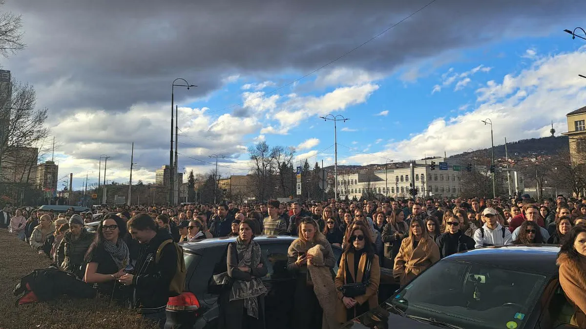 Protesti nakon tragedije: Blokiran centar Sarajeva, mladi traže ostavke 