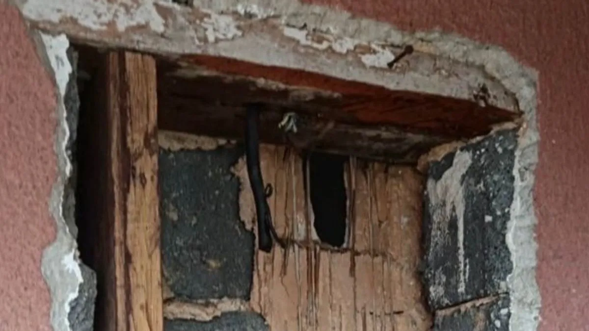 Osmočlana porodica bez struje i vode živi u trošnoj kući: Među njima i beba od tri mjeseca