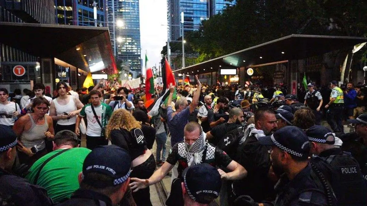 Veliki protesti u Sidneju: Demonstranti se sukobili s policijom, uhapšeno 30 osoba