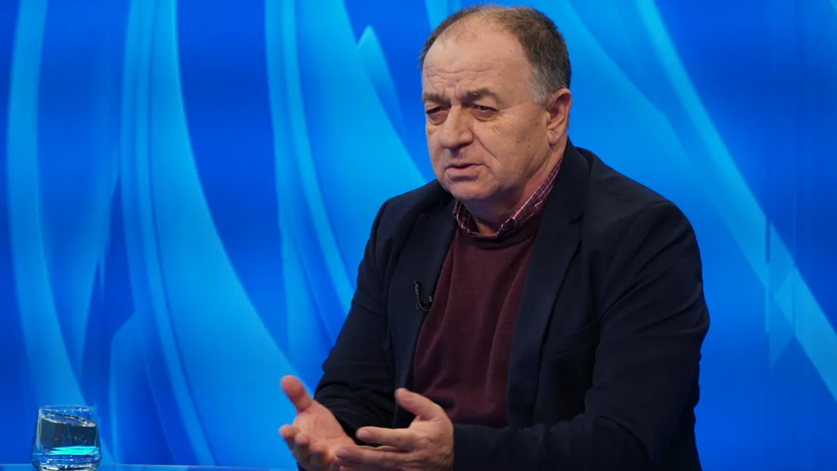 Tokom vikenda zbog neprocesuiranja zločina u Sanskom Mostu i ratnih zločinaca iz ovog grada tokom agresije na našu domovinu održan je mirni protest.