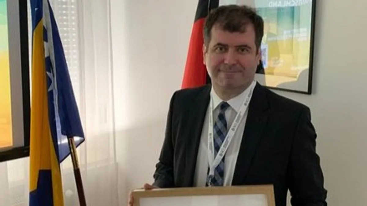 Iza njega je 6.000 operacija: Kako je dr. Vahudin Žugor dospio na vrh evropske robotike