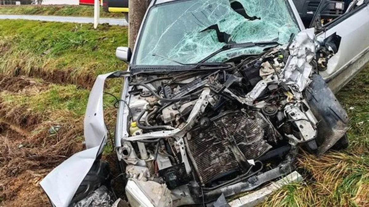 Oba vozača su teško povrijeđena, a protiv 75-godišnjaka slijedi krivična prijava 