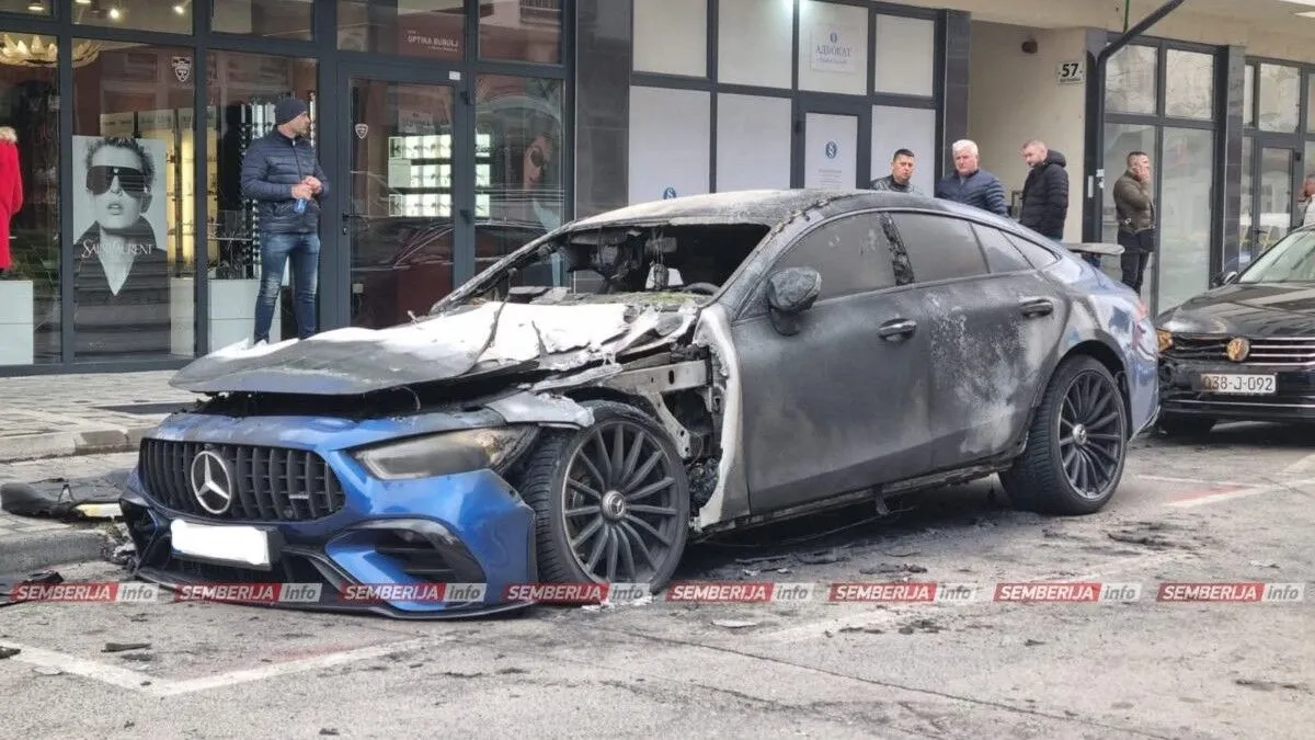 Eksplozija u bh. gradu: Mercedes u potpunosti izgorio u plamenu